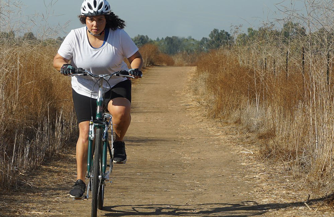 AO Women's Bicycle Co. Rosa 21 Speed Hybrid Road & Trail Bike Hero Image