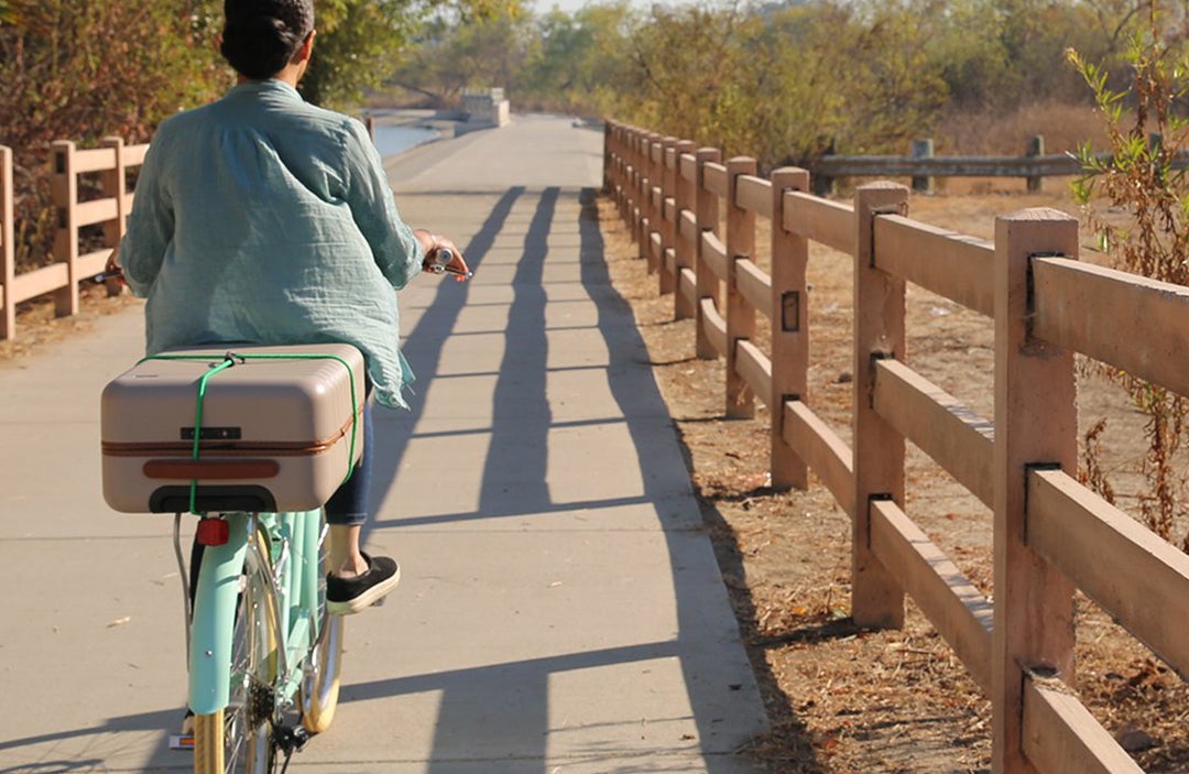 A/O Frida Limited 7-Speed Step-Through Touring Hybrid Bicycle Hero Image